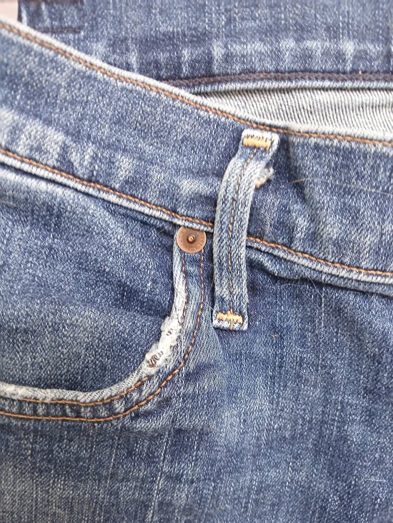 Citizens of Humanity Mid Wash Straight-Leg Jeans with Asymmetrical Hem - Picture 4 of 12